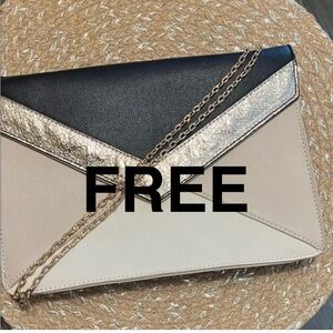 🥰 🆓 Add to your bundle of $25 or more. STREET LEVEL BAG! Excellent condition.